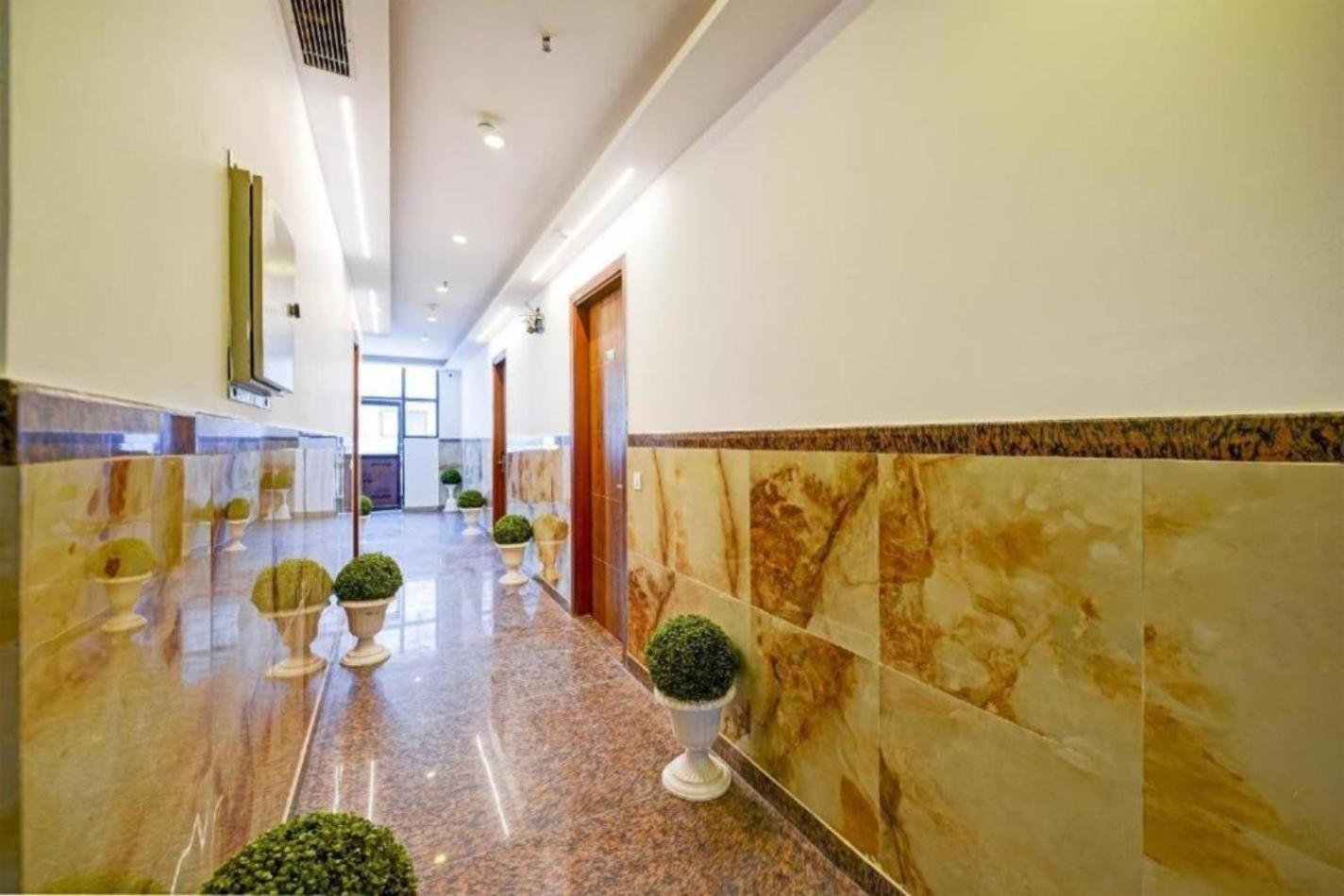 Rosewood Suites A Family Hotel Near Delhi Airport 新德里 外观 照片